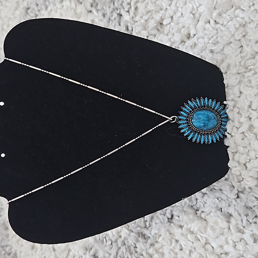 Turquoise pendent necklace